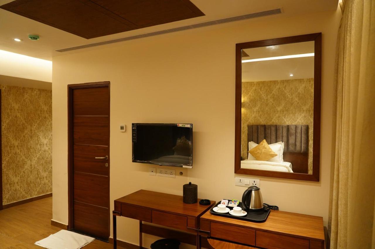 Hotel The Kings Park Grand-Near Us Consulate Chennai Esterno foto